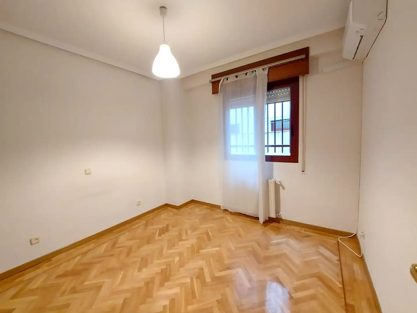 Habitación de Piso de alquiler en Madrid con Aire acondicionado, Calefacción y Parquet