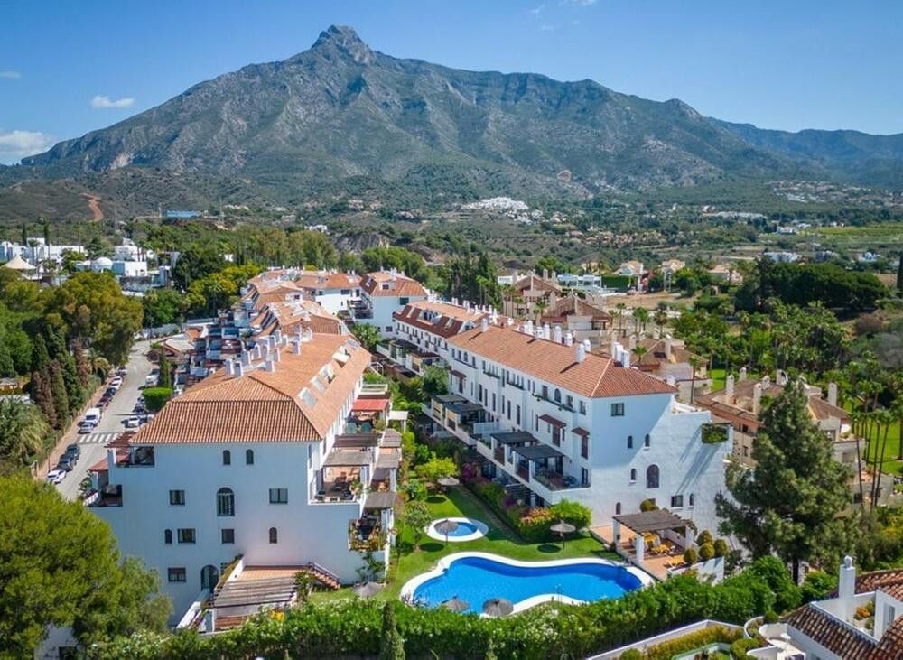 Exterior view of Apartment to rent in Marbella  with Air Conditioner, Terrace and Swimming Pool