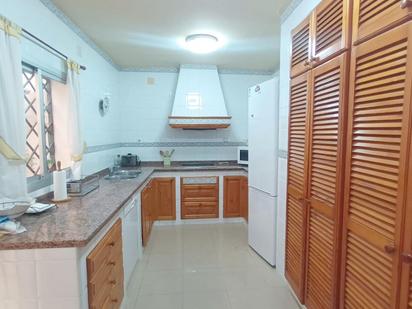 Kitchen of House or chalet for sale in Alcalá de Guadaira  with Air Conditioner, Terrace and Balcony