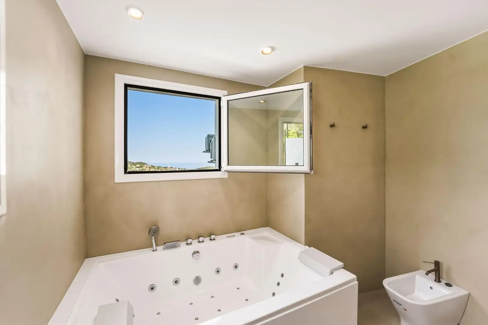 Baño de Casa o chalet en venta en Lloret de Mar con Calefacción, Jardín privado y Terraza