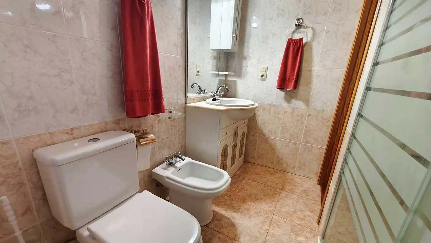 Baño de Apartamento en venta en Xeraco con Aire acondicionado, Calefacción y Jardín privado
