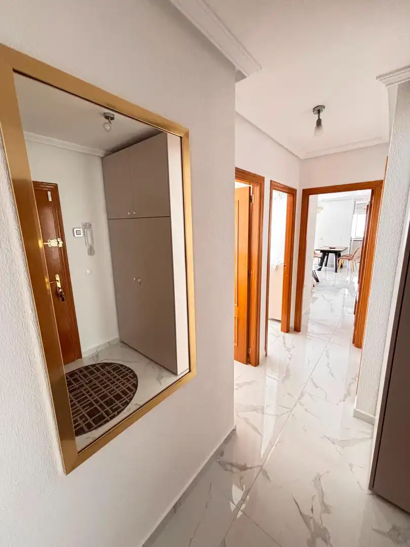 Apartamento en venta en Torrevieja con Aire acondicionado, Terraza y Amueblado