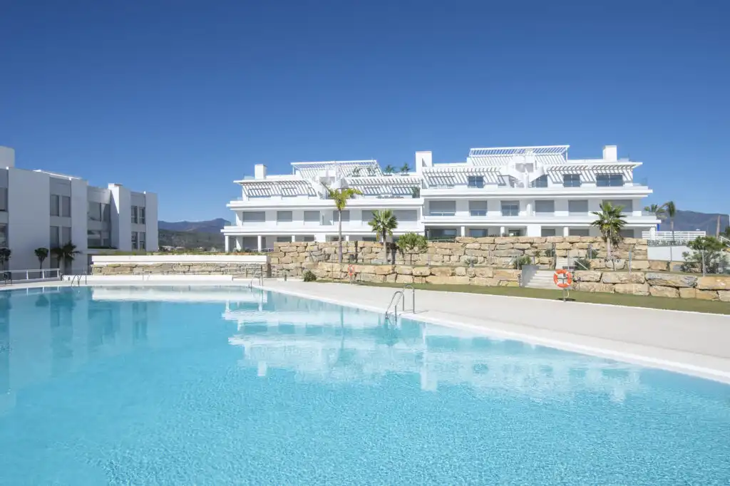 Piscina de Apartament en venda en Estepona amb Calefacció, Jardí privat i Terrassa