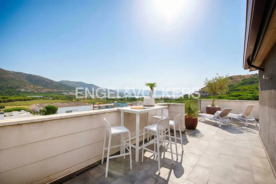 Terrasse von Dachboden zum Verkauf in El Port de la Selva mit Klimaanlage, Heizung und Terrasse