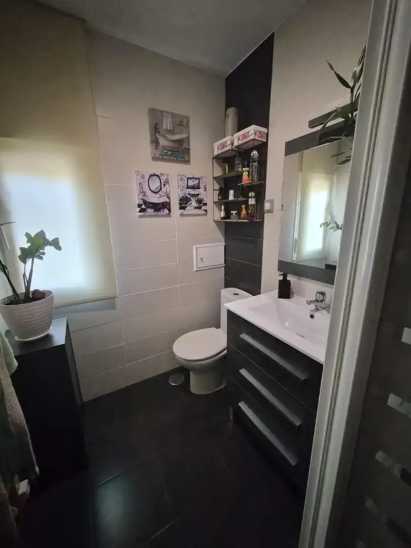 Bathroom of Flat for sale in Madrid  with Air Conditioner, Heating and Furnished