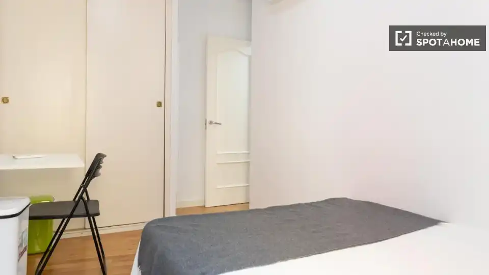 Habitación de Apartamento para compartir en Madrid con Aire acondicionado, Calefacción y Terraza