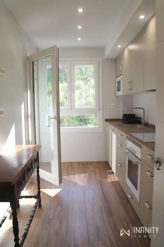Cocina de Piso de alquiler en Bilbao  con Calefacción, Terraza y Balcón