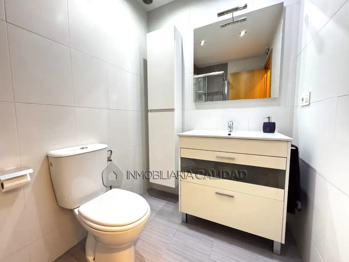 Baño de Piso en venta en Burgos con Calefacción, Terraza y Trastero