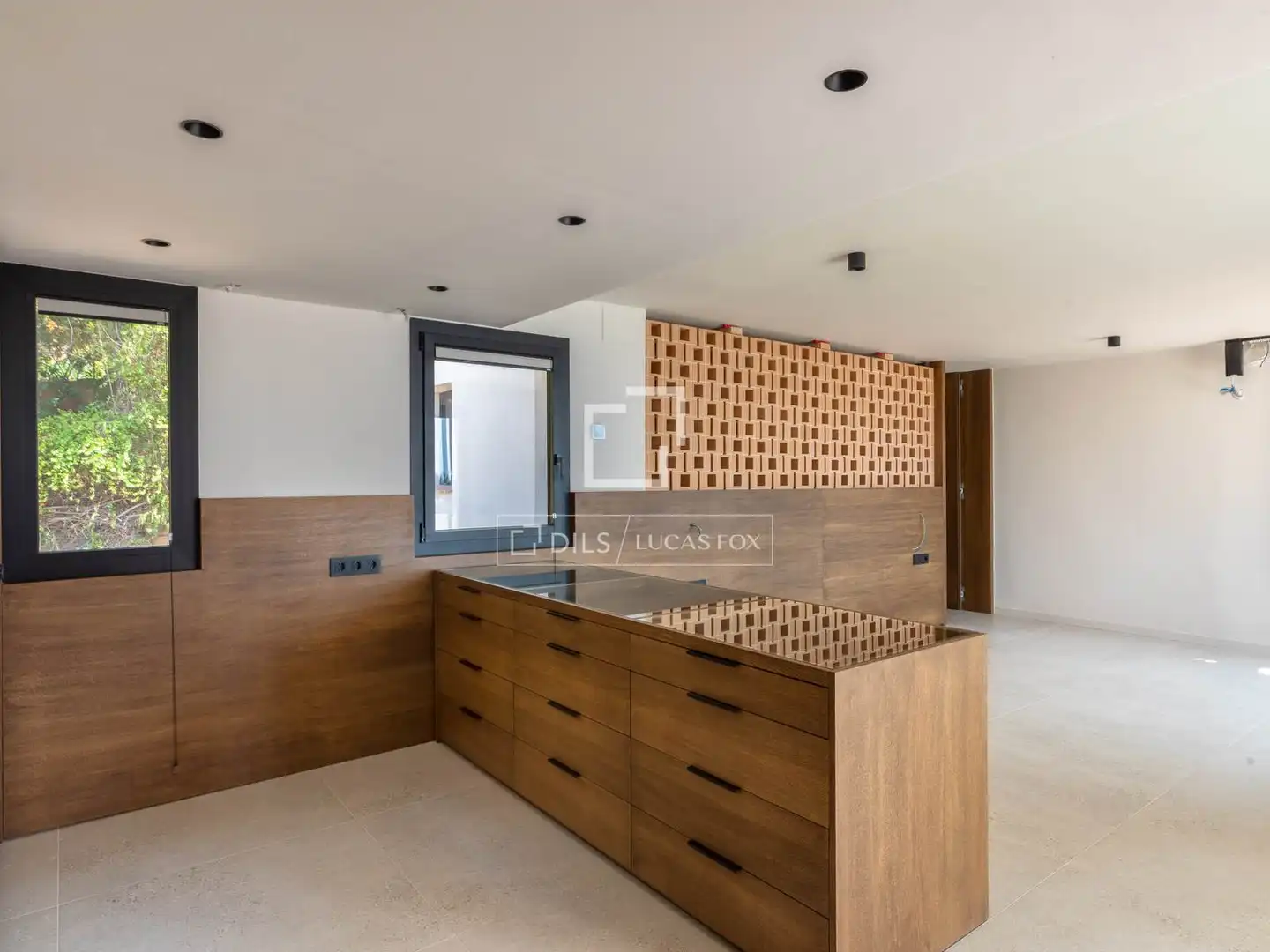 Küche von Haus oder Chalet zum Verkauf in Lloret de Mar mit Klimaanlage, Heizung und Privatgarten