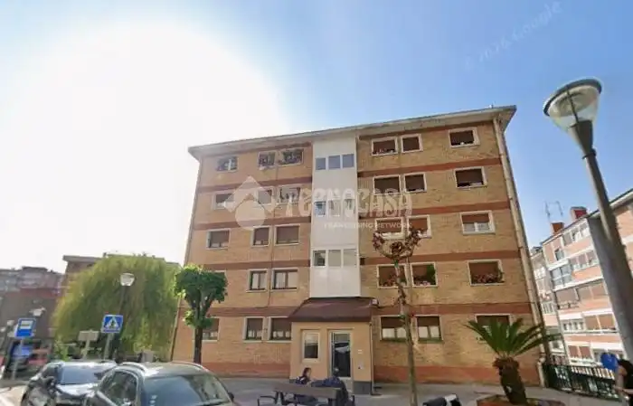 Vista exterior de Pis en venda en Ibaiondo