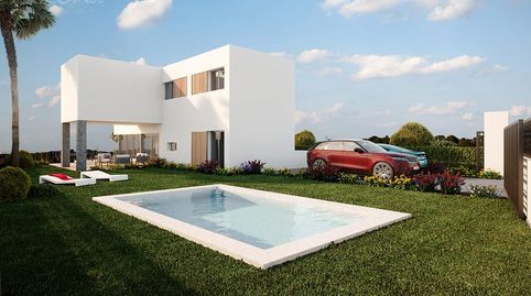 Moderno chalet de 4 dormitorios, sótano y piscina privada en La Finca Golf