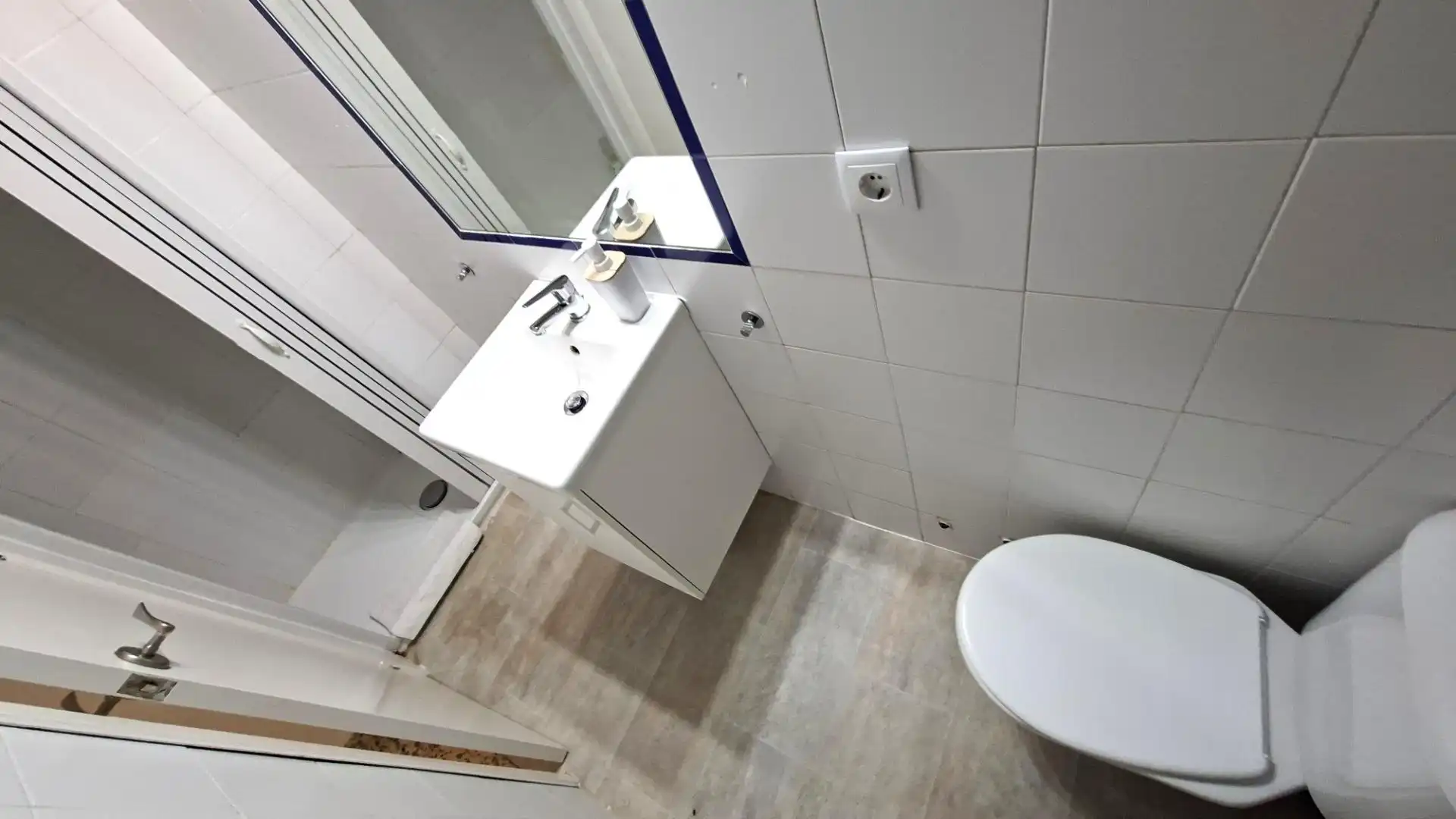 Bany de Dúplex en venda en Sevilla amb Aire condicionat i Balcó