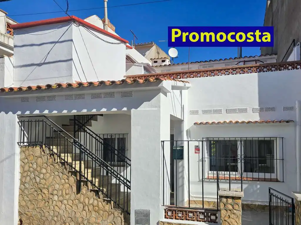 Casa adosada en venta en Carrer Cadaqués, Riells