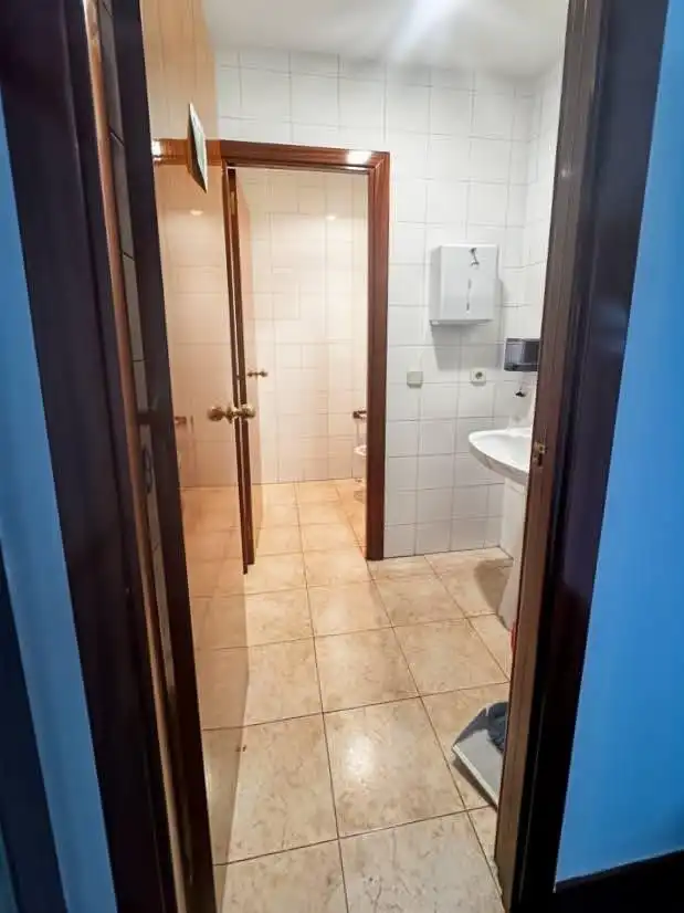 Bathroom of Office for rent in Madrid