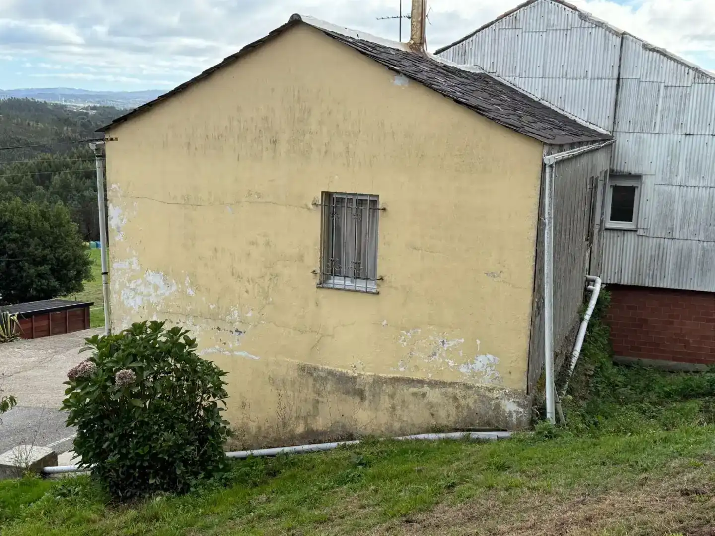 Exterior view of Houses for sale in As Pontes de García Rodríguez 
