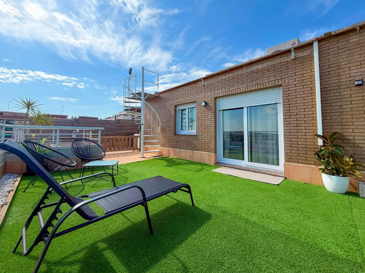 Terrasse von Dachboden zum Verkauf in Museros mit Klimaanlage, Terrasse und Abstellraum