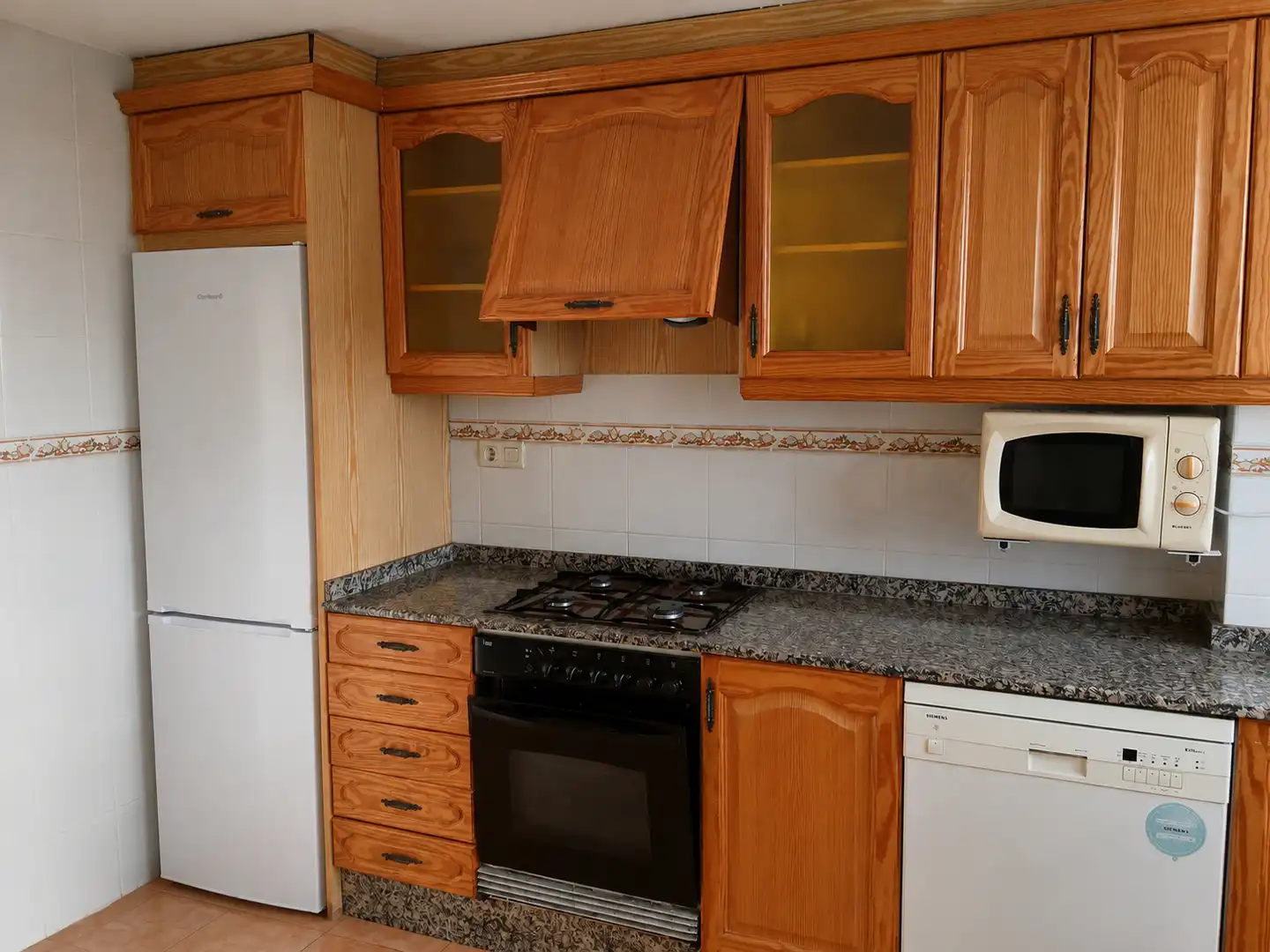 Cocina de Dúplex en venta en Massamagrell con Horno, Lavadora y Balcón