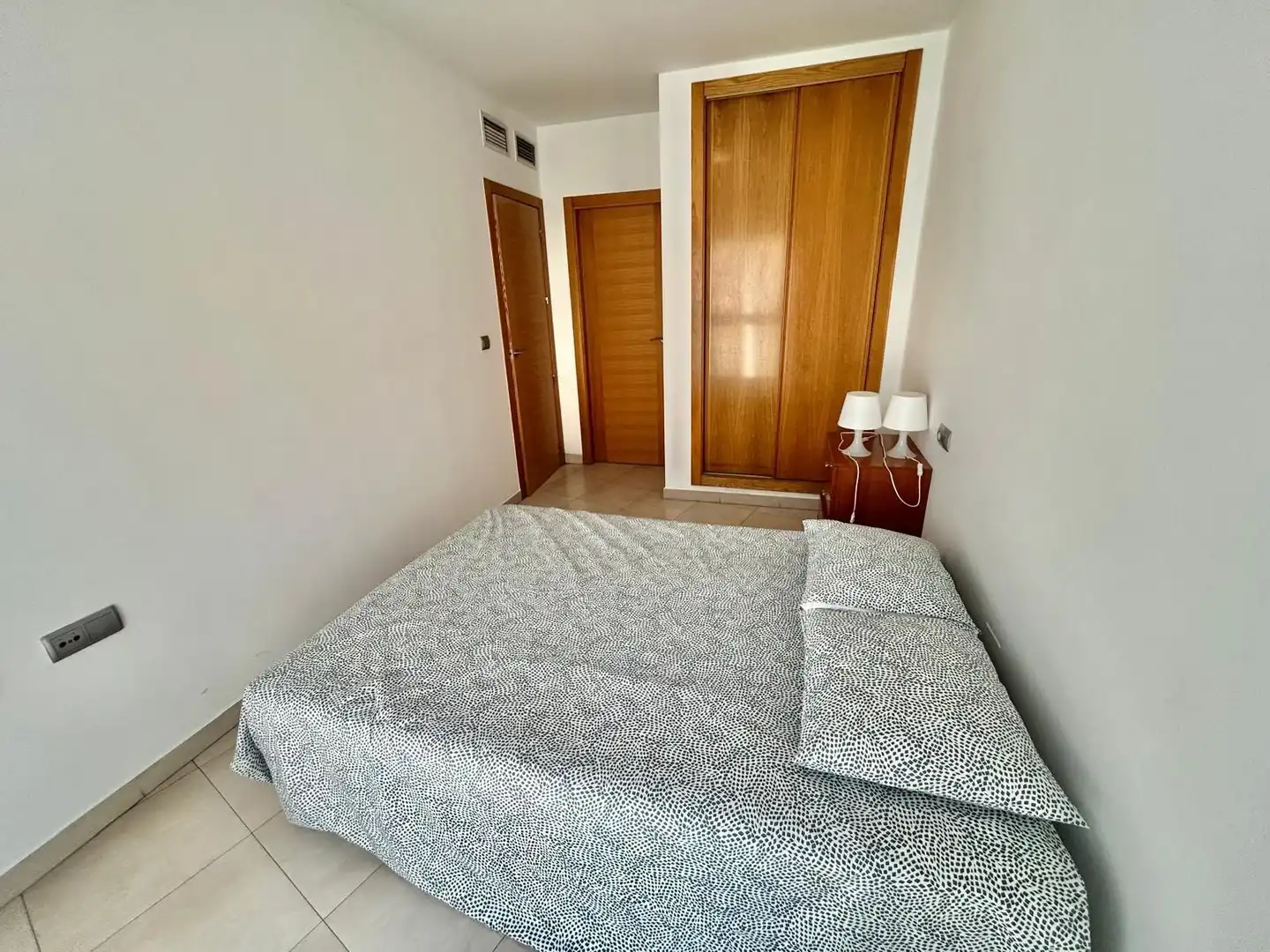 Dormitori de Àtic de lloguer en Murcia amb Aire condicionat, Terrassa i Moblat