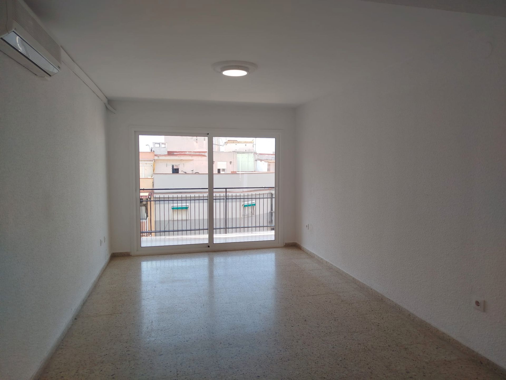 Living room of Flat to rent in  Tarragona Capital  with Air Conditioner, Terrace and Oven