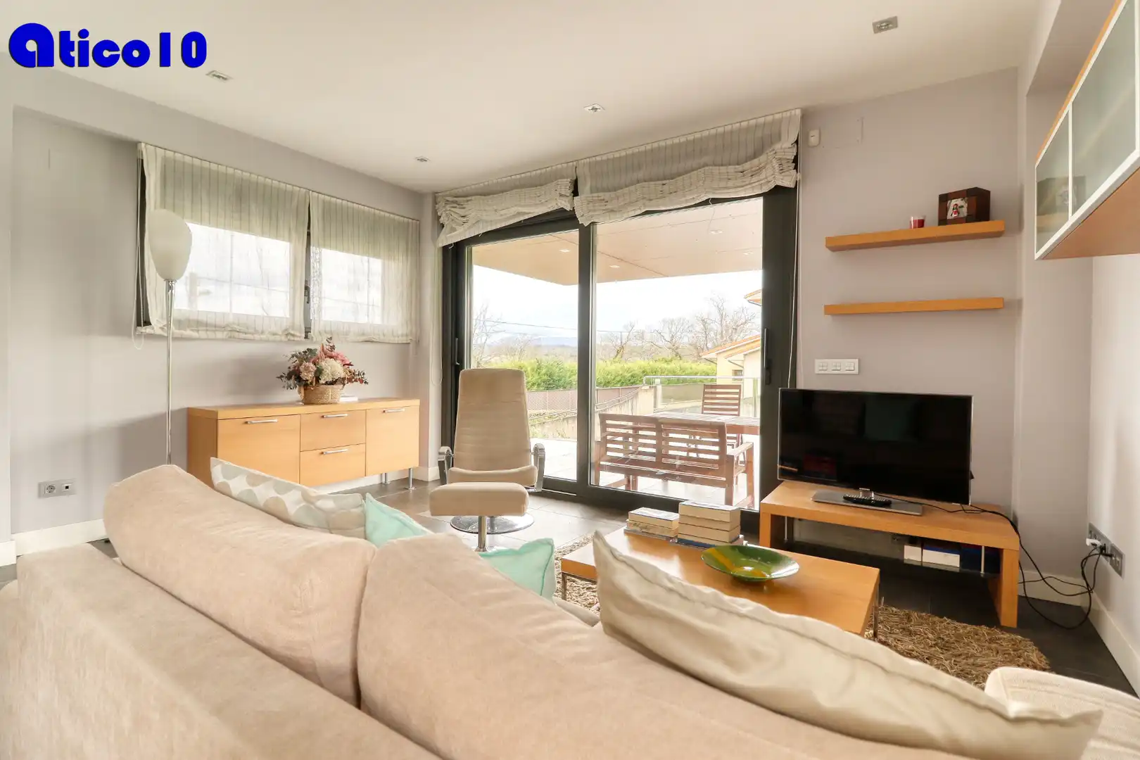 Wohnzimmer von Haus oder Chalet zum Verkauf in Noreña mit Heizung, Parkett und Abstellraum