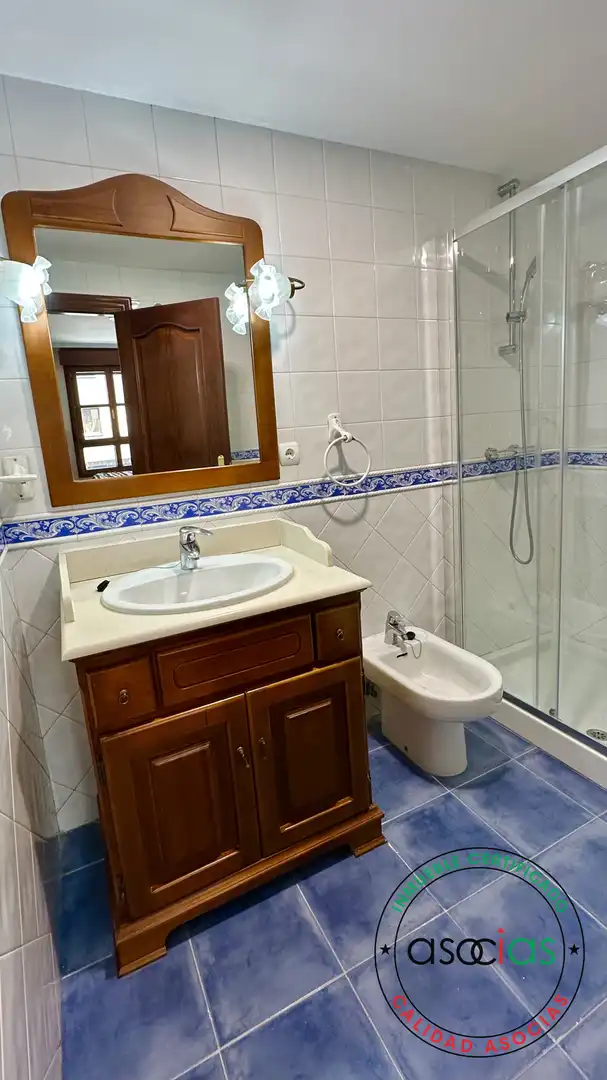 Baño de Piso en venta en Gijón  con Calefacción