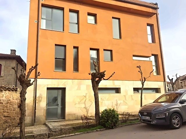 Duplex for sale in C/ Santa María, Salas de los Infantes
