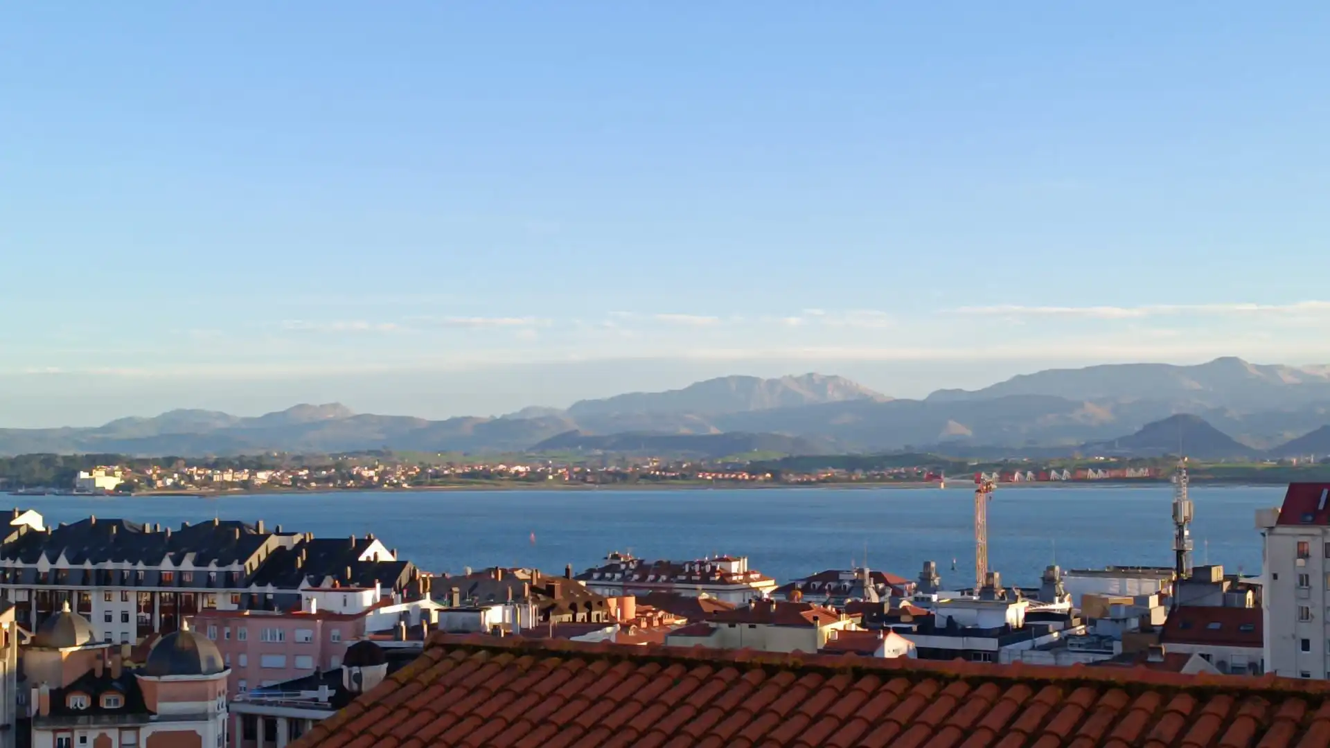 Außenansicht von Wohnung zum Verkauf in Santander