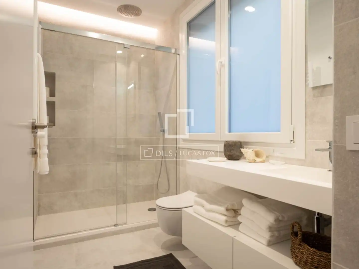 Baño de Piso de alquiler en Sant Miquel de Fluvià con Aire acondicionado y Amueblado