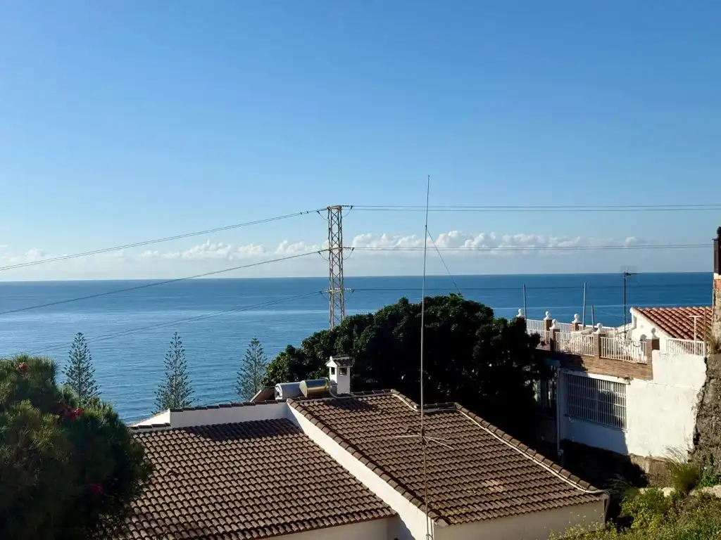 Vista exterior de Casa o xalet en venda en Vélez-Málaga amb Aire condicionat i Terrassa