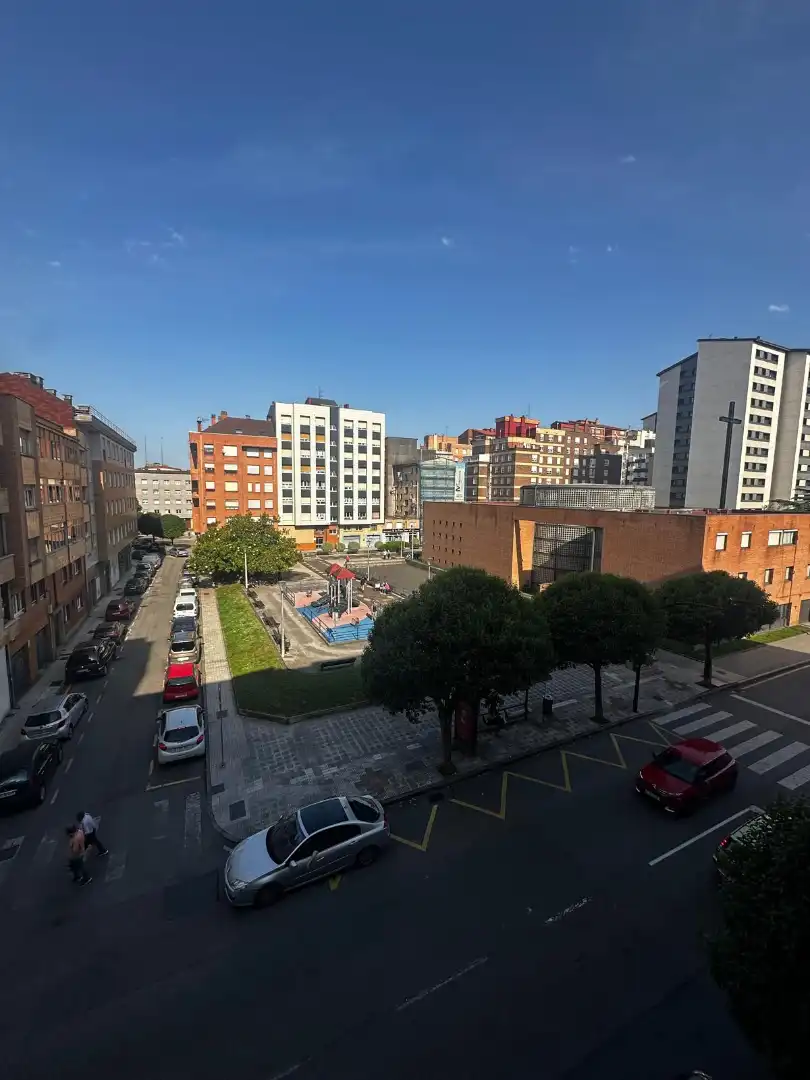 Außenansicht von Wohnung zum Verkauf in Gijón  mit Heizung, Möbliert und Alarm