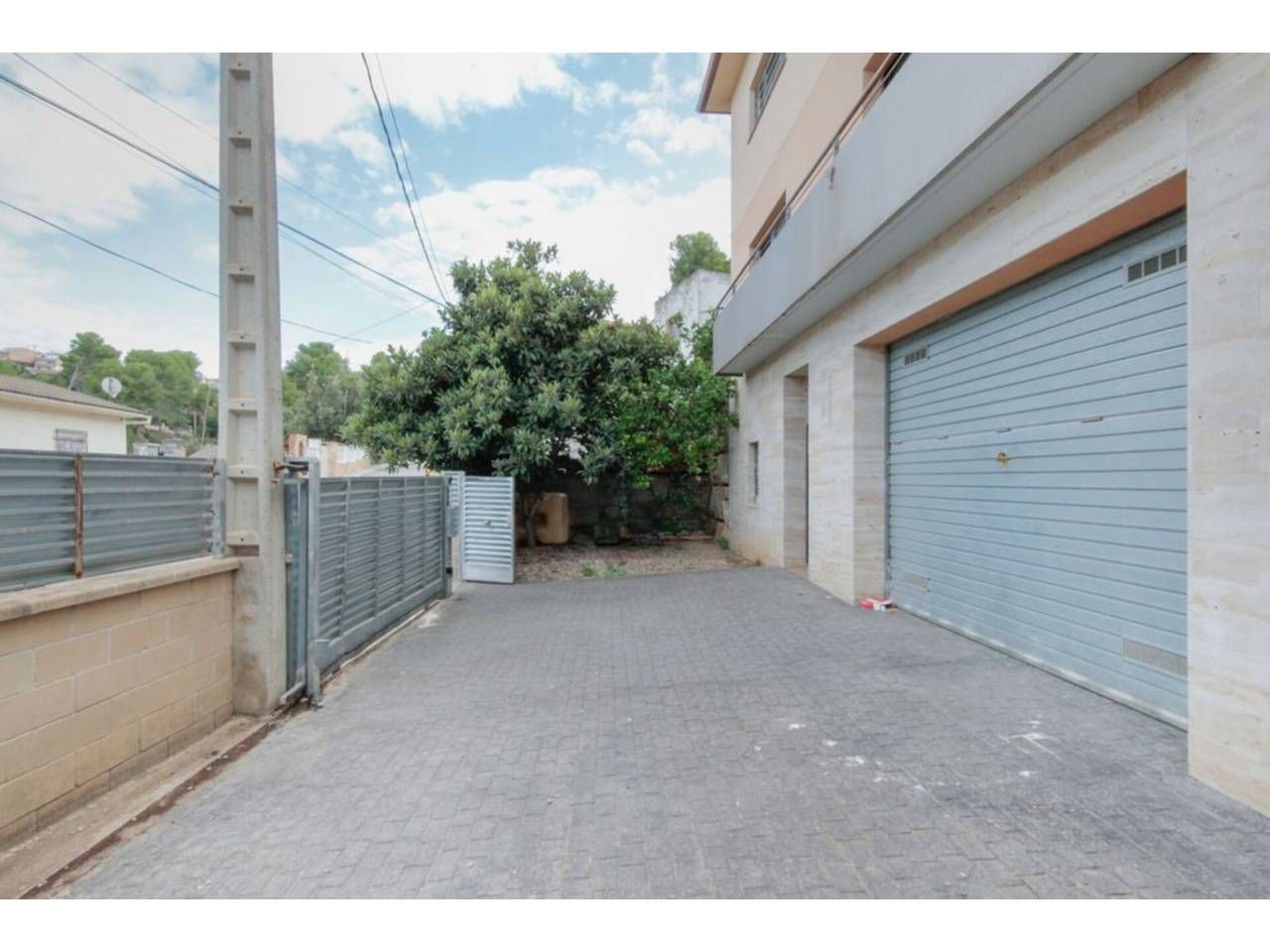 Exterior view of House or chalet for sale in Rubí  with Private garden, Parquet flooring and Terrace