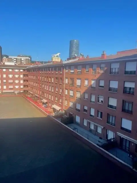Piso de alquiler en San Pedro de Deusto - La Ribera