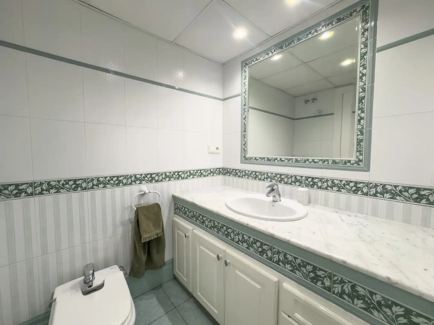 Bany de Apartament de lloguer en Santa Pola amb Terrassa, Moblat i Forn