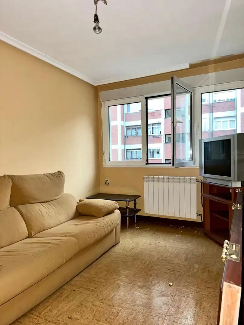 Living room of Flat for sale in Oviedo   with Heating and Swimming Pool