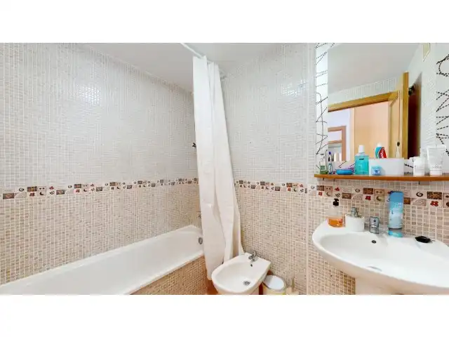 Bathroom of Flat for sale in Picassent  with Air Conditioner, Terrace and Swimming Pool
