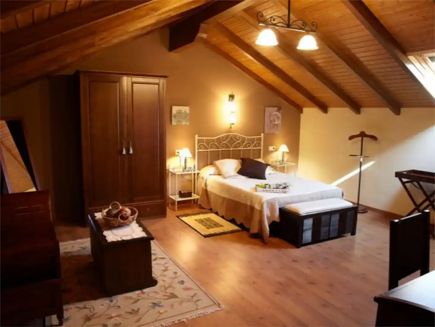 Schlafzimmer von Wohnung zur Miete in Navia mit Möbliert