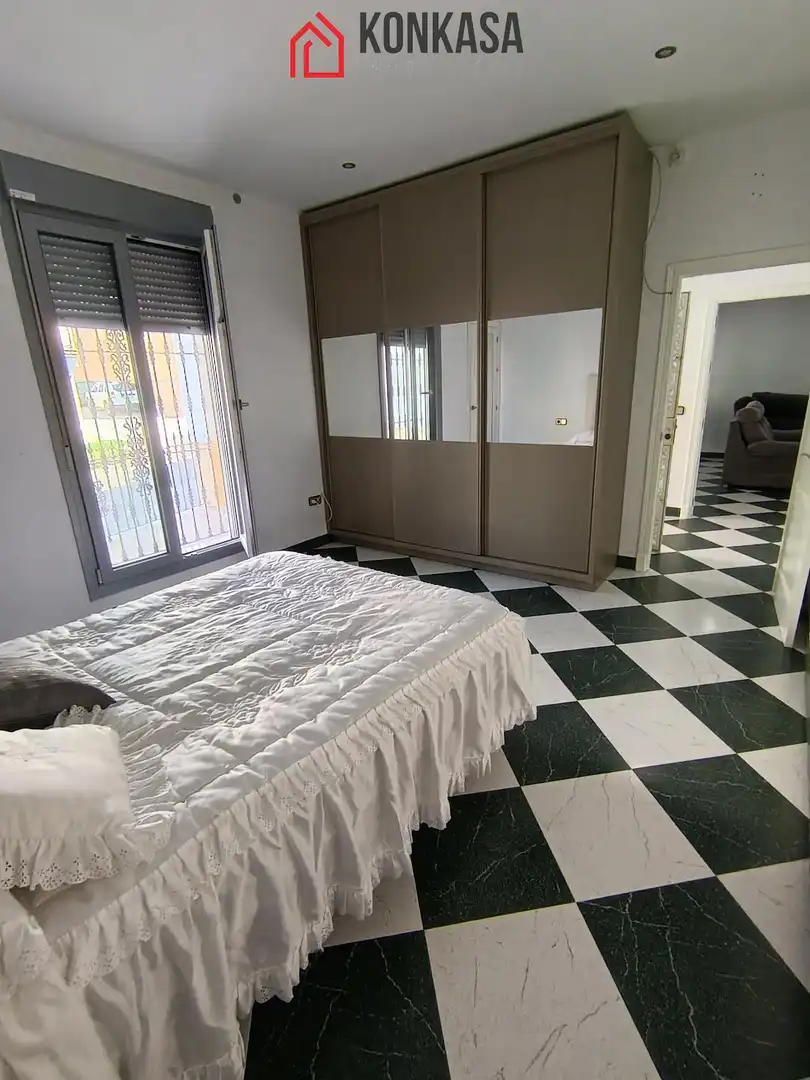Dormitori de Casa o xalet en venda en Arcos de la Frontera amb Aire condicionat i Traster