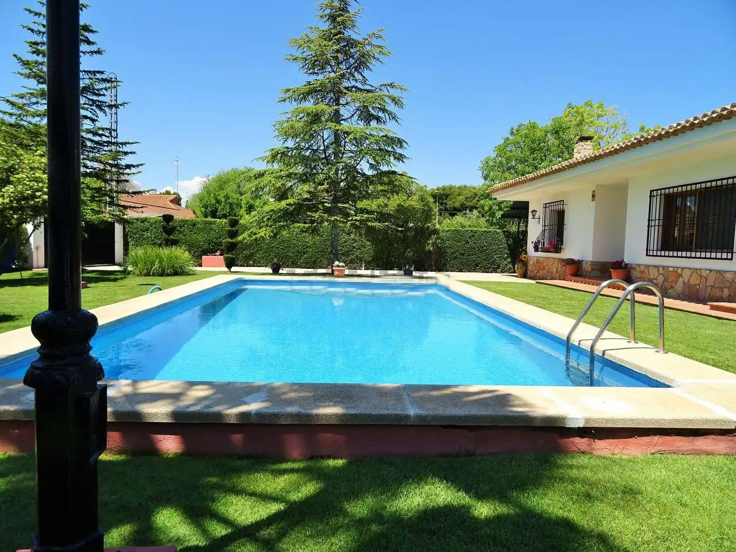 Piscina de Casa o xalet en venda en Albacete amb Aire condicionat, Jardí privat i Terrassa