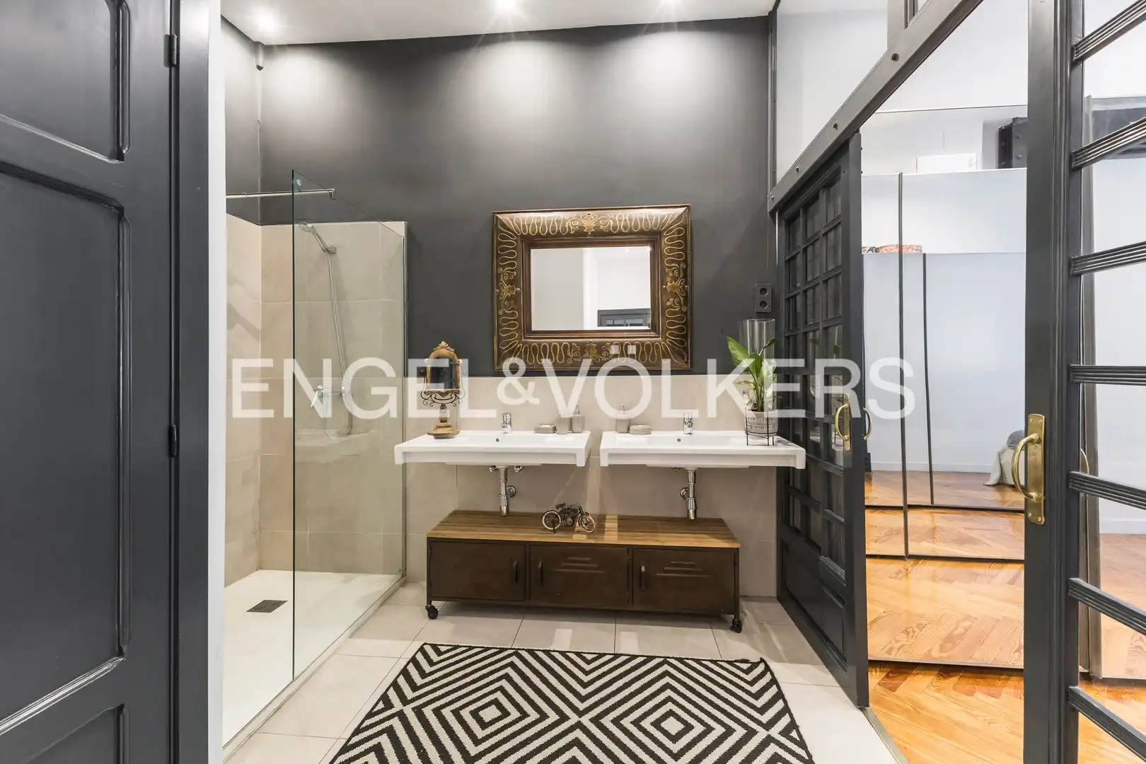 Badezimmer von Wohnung zur Miete in Madrid mit Klimaanlage, Heizung und Möbliert