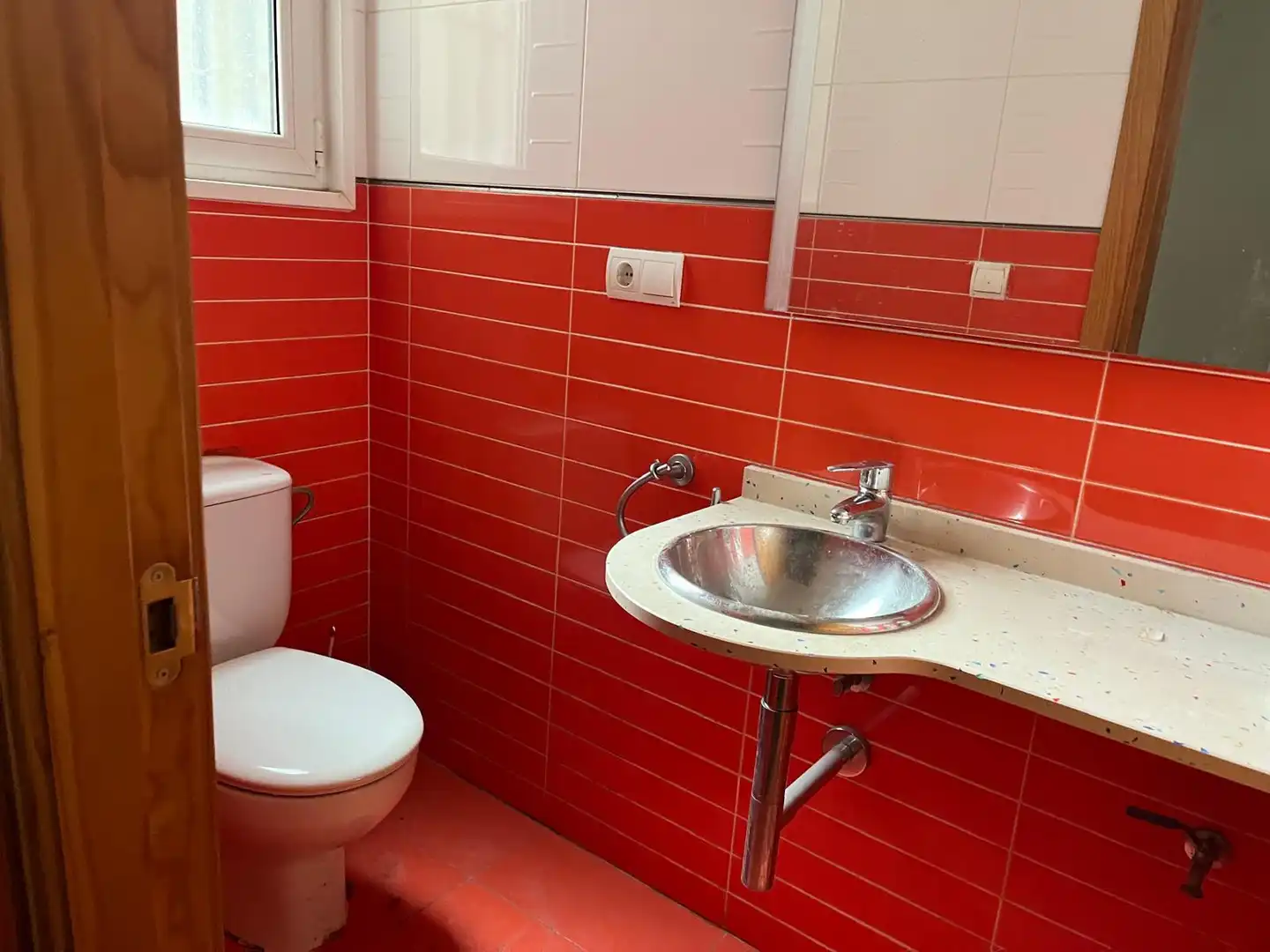 Bathroom of Commercial properties for rent in Vigo 