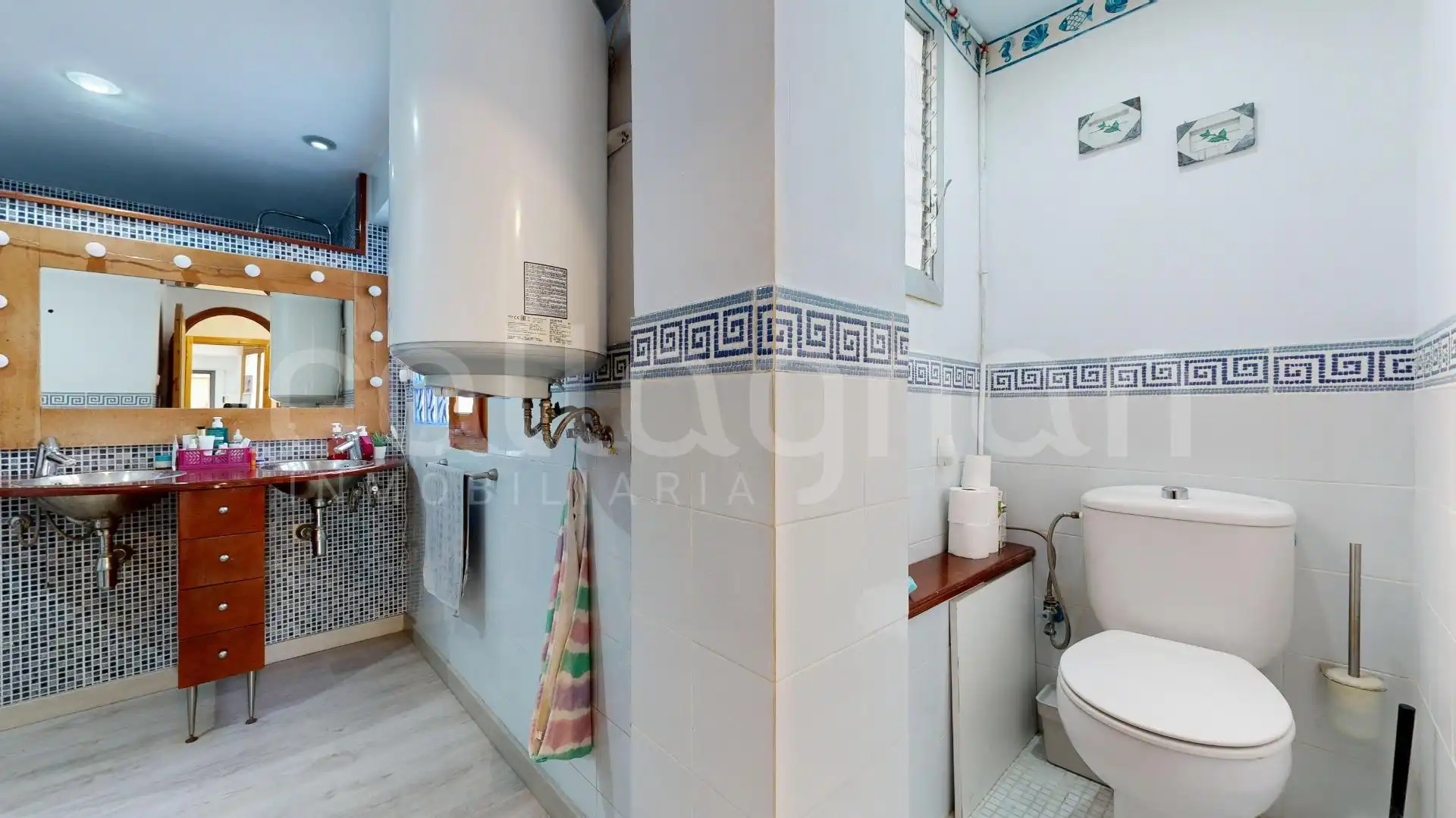 Badezimmer von Wohnung zum Verkauf in Rocafort mit Balkon