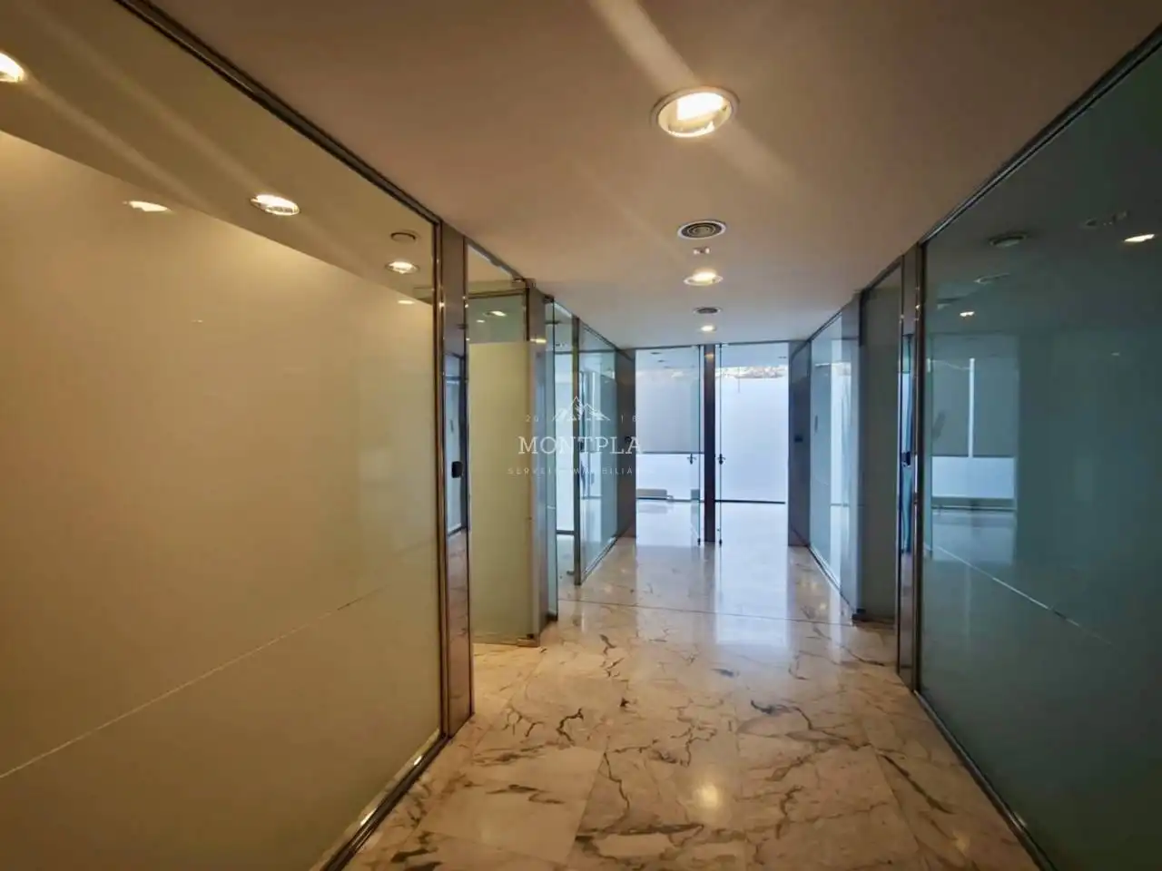 Locale commerciale in affitto a Les Escaldes, imagen 17