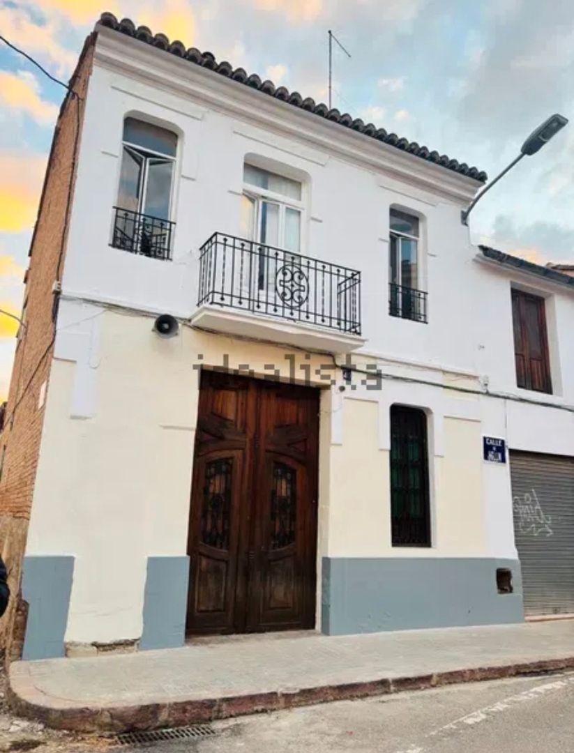 Vista exterior de Casa o xalet en venda en  Valencia Capital amb Terrassa i Balcó