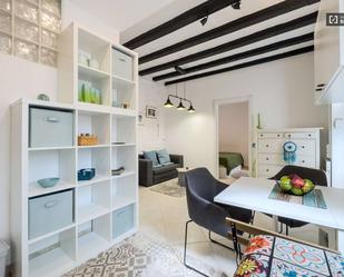 Living room of Study to share in  Barcelona Capital  with Air Conditioner and Terrace