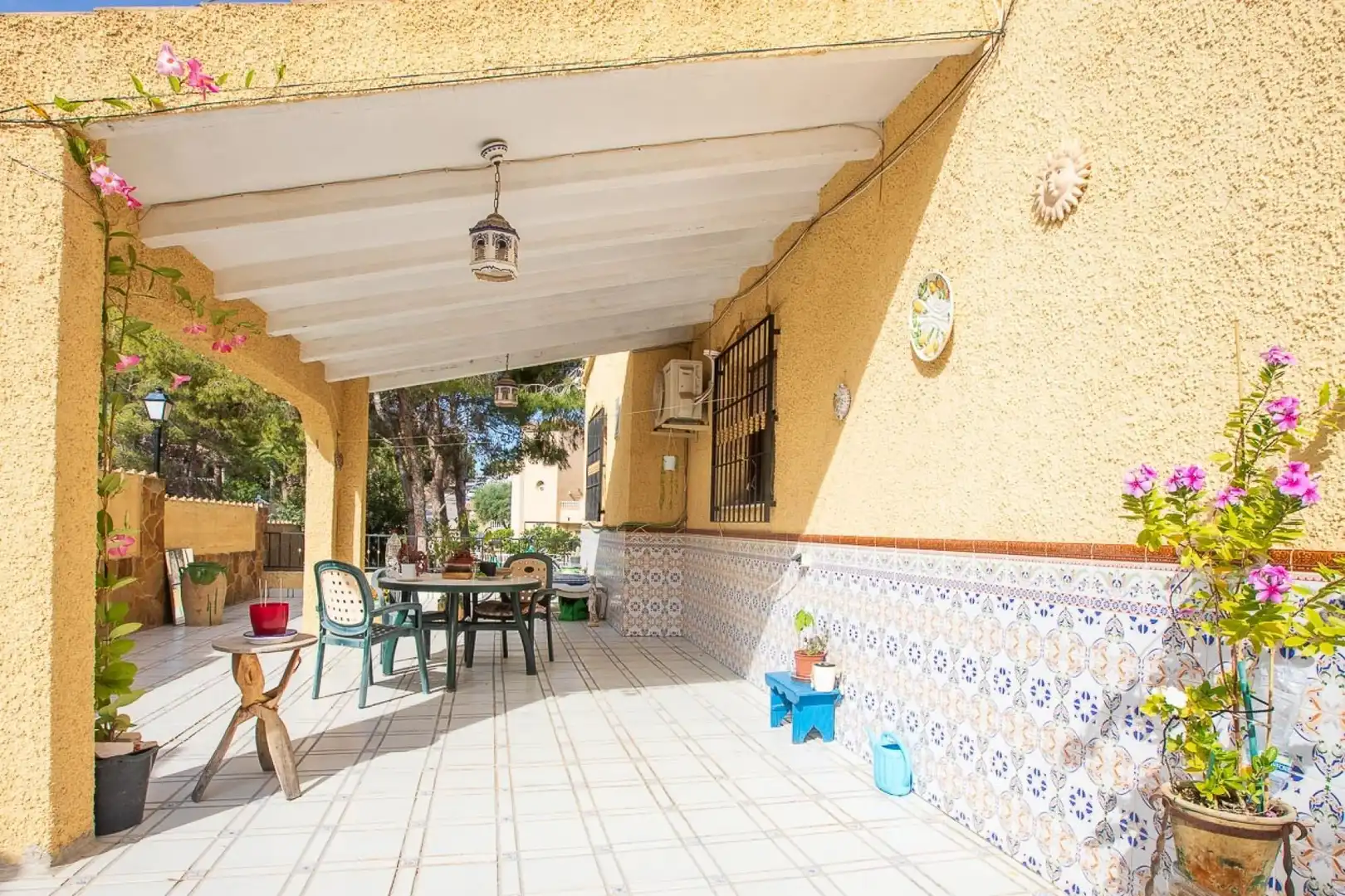 Terrassa de Casa o xalet en venda en Orihuela amb Aire condicionat, Jardí privat i Terrassa
