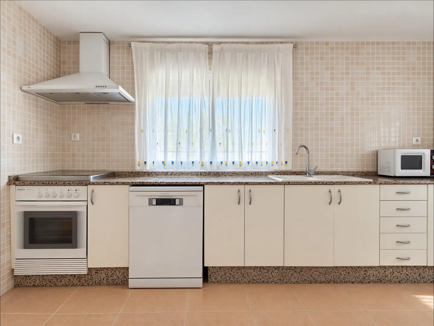 Detached house with pool for sale in Urbanizaciones, imagen 9