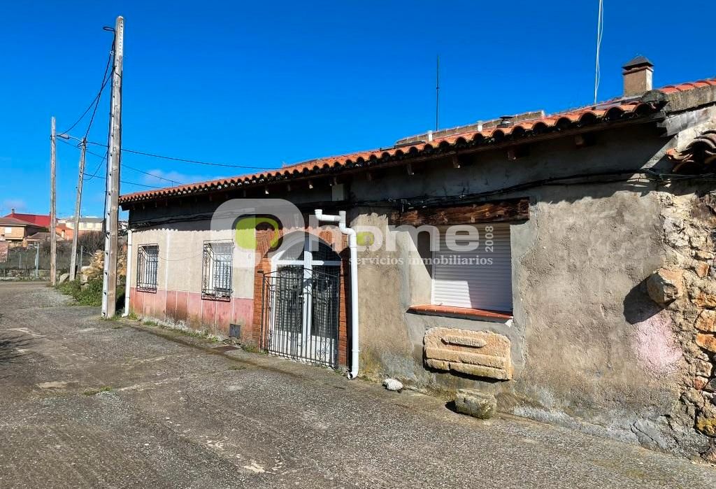 Vista exterior de Casa o xalet en venda en Mayalde
