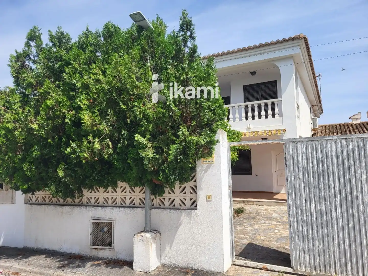 Detached house with garden for sale in Sector M-13