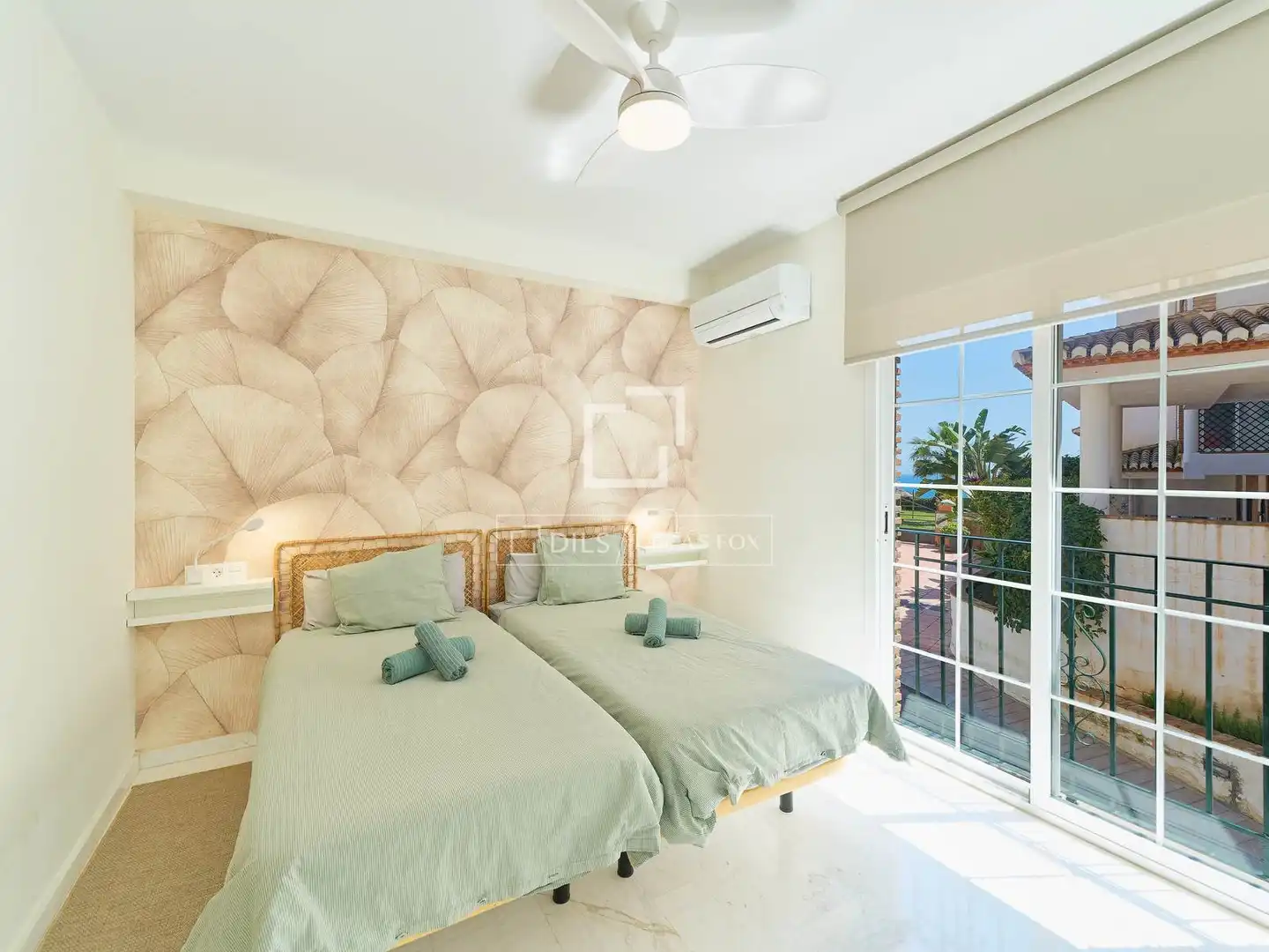 Bedroom of Flat for sale in Almuñécar  with Air Conditioner, Terrace and Swimming Pool