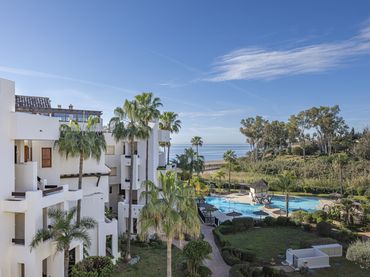 Apartamento con piscina en venta en Selwo